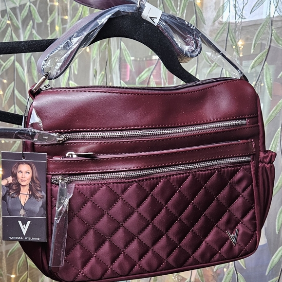 Vanessa Williams Handbags - 👛Crossbody
